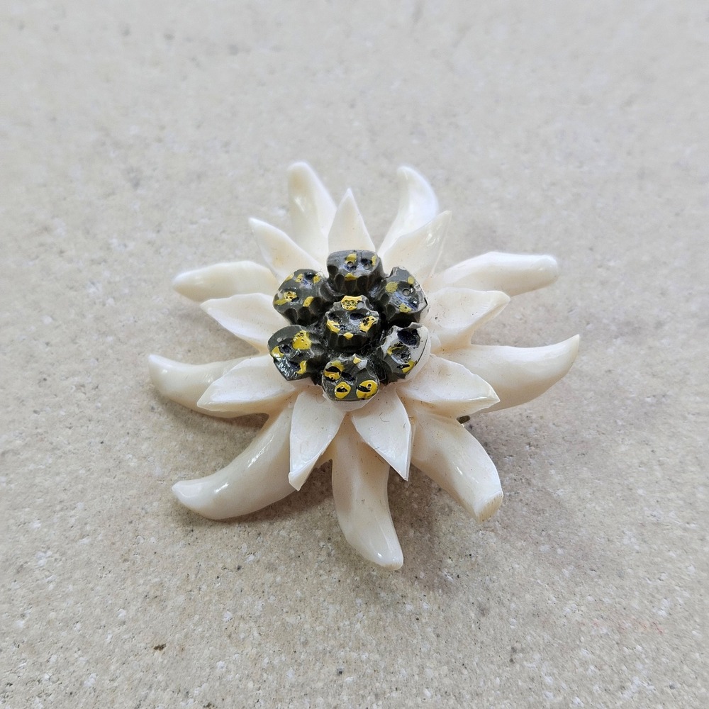 Vintage Carved Plastic Celluloid Edelweiss Flower Brooch White Folk Souvenir Pin